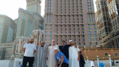 بالصور: معتمرو مدينتي اللد والرملة يصلون مكة المكرمة وينهون أداء عمرة الشتاء